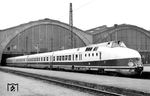 175 012 (ex VT 18.16.06, Waggonbau Görlitz, Abnahme 31.07.1967) als Ext "Karola" (Leipzig – Karlovy Vary) in Leipzig Hbf. (09.06.1978) <i>Foto: Joachim Claus</i>