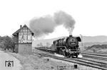 44 0115 (Bw Saalfeld) mit Gag 92627 am Wärterstellwerk "Ps" in der Südausfahrt des Bahnhofs Porstendorf. (14.09.1979) <i>Foto: Wolfgang Bügel</i>