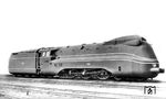 03 1020 wurde am 26.03.1941 von Borsig an die Deutsche Reichsbahn abgeliefert und nach der Abnahme am 04.04.1941 im RAW Braunschweig dem Bw Seestadt Rostock zugeteilt. Die unter der Fabrik-Nummer 15000 hergestellte Maschine veranlasste  Borsig zu dieser Werbepostkarte, die auch noch nach dem Krieg Verbreitung fand. (1941) <i>Foto: RVM (Werkfoto)</i>