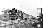 03 1058 mit dem D 129 "Sassnitz-Express" (Berlin-Ostbf - Stralsund - Malmö) bei Stralsund. (30.03.1968) <i>Foto: Joachim Claus</i>