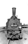 Das "Gesicht" der 99 031 in Dorndorf (Rhön). Offensichtlich fand die mit nur einer Laterne ausgerüstete Lok noch als Rangierlok Verwendung. Nach Eröffnung der normalspurigen Feldabahn am 7. Oktober 1934 ließ sich bei keiner Reichsbahndirektion ein neues Einsatzgebiet finden. Daher wurde 99 031 an die Fa. Schollmeyer & Mahler, Eisenbahnbedarf in Witten/Ruhr verkauft und im April 1935 vom Lokbestand des Bw Vacha abgesetzt. (06.1933) <i>Foto: DLA Darmstadt (Bellingrodt)</i>