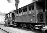 Eine seltende Betriebsaufnahme der 99 090 vom Bw Neustadt (Haardt) im Lokalbahnhof Neustadt (Haardt). Die ehemals pfälzische XXI "EDIGHEIM" wurde 1899 von Krauss, München gebaut und 1948 ausgemustert. (1934) <i>Foto: Karl-Friedrich Heck</i>
