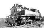 Orenstein & Koppel lieferte 1932/33 drei Lokomotiven für die 900 mm Schmalspurbahn Bad Doberan—Ostseebad Arendsee. 99 323 wurde am 27.01.1933 vom RAW Rostock abgenommen, aber erst im Mai 1933 in Betrieb genommen. Hier steht sie an der Lokschuppenzufahrt in Ostseebad Arendsee (ab April 1938 Ostseebad Kühlungsborn West).  (04.07.1933) <i>Foto: DLA Darmstadt (Bellingrodt)</i>