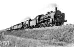 17 294 und 03 052 (beide vom Bw Köln Bbf) biegen mit E 33 am Abzweig "Berliner Straße" bei Köln-Mülheim in Richtung Wuppertal ab.  (05.05.1935) <i>Foto: DLA Darmstadt (Bellingrodt)</i>