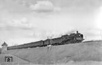 17 267 vom Bw Köln Bbf mit P 512 (Hagen/Westf – Köln) an der Blockstelle Linden bei Wuppertal-Vohwinkel. Hier verzweigen sich die Streckengleise nach Düsseldorf bzw. Solingen/Köln. (01.05.1935) <i>Foto: DLA Darmstadt (Bellingrodt)</i>