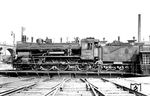 38 1024 (Bw Jünkerath) wendet auf der Drehscheibe im Bw Köln Gereon. Nach 52 Dienstjahren wurde sie im August 1960 beim Bw Magdeburg Hbf ausgemustert.  (08.1931) <i>Foto: DLA Darmstadt (Bellingrodt)</i>