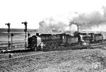 Die beiden Stuttgarter 39 042 und 39 030 verlassen den Bahnhof Eutingen (Württ) an der Gäubahn.  (1938) <i>Foto: RVM (Ulmer)</i>