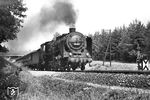 39 207 (Bw Stuttgart-Rosenstein) mit einem Schnellzug auf dem steigungsreichen Streckenabschnitt zwischen Stuttgart West und Vaihingen (Enz) Reichsb. (1938) <i>Foto: RVM (Ulmer)</i>