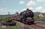 95 0014 fährt mit einem Güterzug von der Saalebahn kommend nach Saalfeld ein. (05.1979) <i>Foto: Robin Fell</i>