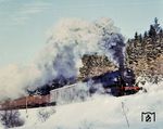 95 0009 (Bw Probstzella) mit einem Güterzug nach Sonneberg (Thür) im Finsteren Grund bei Lichte (Thür).  (04.01.1980) <i>Foto: Johannes Glöckner</i>