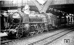 Im zweiten Kriegsjahr präsentiert sich die Bingerbrücker 18 489 noch vor der unzerstörten Halle des Koblenzer Hauptbahnhofs, die bei den Luftangriffen am 4. und am 11. Dezember 1944 erheblich beschädigt und 1949 abgerissen wurde. (1940) <i>Foto: Karl-Friedrich Heck</i>