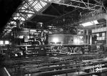 Für eine Weihnachtsfeier im RAW Glückstadt wird die soeben ausgebesserte Altonaer 74 1002 festlich beleuchtet präsentiert. (21.12.1940) <i>Foto: Walter Hollnagel</i>