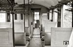 Innenansicht eines HaWa-Wagens bereits mit Ofen und Hartpolstersitzen, aber noch mit den originalen Gepäcknetzen.  (1963) <i>Foto: Birger Wilcke (Sammlung Ludger Kenning)</i>