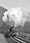 58 1207 mit dem morgendlichen Güterzug aus Aue zwischen Lauter und Schwarzenberg-Neuwelt. (02.1976) <i>Foto: Burkhard Wollny</i>