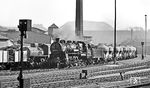 58 1207 rollt mit einem Güterzug nach Zwickau durch Schlema. (02.1976) <i>Foto: Burkhard Wollny</i>