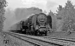 01 2054 (01 054 vom Bw Wittenberge) vor D 163 aus Hamburg bei Berlin-Wannsee.  (20.07.1970) <i>Foto: Burkhard Wollny</i>