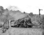 58 2051 überquert mit P 3603 nach Aue die Zwickauer Mulde bei Schlema. (02.09.1975) <i>Foto: Joachim Claus</i>