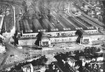 Blick auf den Leipziger Hauptbahnhof ist mit einer Grundfläche von 83.640 Quadratmetern der flächenmäßig größte Kopfbahnhof Europas. Seine Fassade, die Richtung Innenstadt zeigt, ist 298 Meter breit.  (1932) <i>Foto: RVM</i>