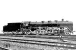 Die fabrikneue 41 105 präsentiert sich auf dem Werkhof der Firma Krupp, bevor sie am 31. Juli 1939 an die Reichsbahn abgeliefert und ab 10.08.1939 dem Bw Wuppertal-Vohwinkel zugeteit wurde. In späteren Jahren änderte sich mehrfach ihr äußeres Erscheinungsbild durch Wegfall der Wagnerbleche, Ausrüstung mit einem Hochleistungskessel (übrigens aus 03 1051) und Einbau einer Ölhauptfeuerung. Nach ihrer Abstellung wurde sie im September 1976 an die N.V. Provinciale Zeeuwse Elektriciteitsmaatschappij verkauft, die sie bis November 1979 als Behelfskessel zum Heizen und Hochfahren des Kraftwerks in Vlissingen einsetzte. 1980 erwarb sie die SSN (Stoom Stichting Nederland) und setzte die Lok wieder für einige Jahre vor Sonderzügen ein. Heute steht sie als rollfähiges Exponat bei der SSN in Rotterdam. (07.1939) <i>Foto: RVM (Werkfoto)</i>