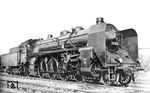 Porträtaufnahme der Dresdner 19 010 im Bw Leipzig Hbf Nord. Die Lok war erst im Mai 1935 vom Bw Reichenbach (Vogtl) zum Bw Dresden-Altstadt umbeheimatet worden. (06.1935) <i>Foto: DLA Darmstadt (Hubert)</i>
