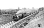 Die Reichenbacher 19 021 ist mit D 118 (Breslau – Dresden – Nürnberg – Stuttgart) bei Ruppertsgrün unterwegs und wird um 12.31 Uhr Plauen (Vogtl) ob Bf erreichen.  (17.06.1935) <i>Foto: DLA Darmstadt (Bellingrodt)</i>