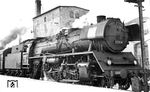 22 004 vom Bw Reichenbach (Vogtl) vor der Abfahrt in Leipzig Bayer Bf. Die 1958 aus 39 163 umgebaute Lok war nur 10 Jahre im Einsatz, der Reko-Kessel wurde noch an 03 235 weitergereicht. (09.03.1965) <i>Foto: Gerhard Illner</i>