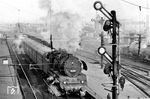 Ausfahrt der Reichenbacher 22 024 in Altenburg. Sie stammt aus 39 159 (Henschel, Baujahr 1924) und war bis April 1970 im Einsatz. (15.01.1962) <i>Foto: Gerhard Illner</i>
