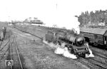 Am 29.04.1959 entstand im RAW Meiningen 22 030 aus der ehemaligen pr. P 10 39 010 durch Einbau eines Hochleistungskessels und Verlängerung des Rahmens im Bereich des Stehkessels. Die in Halberstadt stationierte Maschine verlässt hier ihren Heimatbahnhof.  (28.06.1966) <i>Foto: Will A. Reed</i>