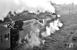 Auch ein schöner Rücken kann entzücken: Nachschuss auf die aus Halberstadt ausfahrende 22 030. (28.06.1966) <i>Foto: Will A. Reed</i>