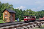 VT 137 222 vor dem Wasserhaus im Bahnhof Steinbach bei Jöhstadt. (27.08.2017) <i>Foto: Andreas Höfig</i>