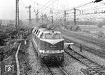 DR 118 231 (Bw Cottbus) hat soeben die Elbe überquert und fährt nun in den Bahnhof Dresden-Neustadt ein. (17.08.1971) <i>Foto: Joachim Claus</i>