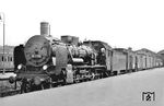 38 1766 (Bw Angermünde) mit einem Personenzug in Berlin Stettiner Bf. (1934) <i>Foto: Herbert Treichel</i>