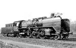 Die fabrikneue 23 001 wurde am 7. August 1941 dem Versuchsamt für Lokomotiven und Triebwagen Berlin-Grunewald übergeben. Nach kurzer Erprobung fand am 23.09.1941 die Abnahme statt, im Anschluss daran die Zuteilung zum Bw Berlin-Grunewald. Hermann Maey fertigte von der Lok eine umfangreiche Bildserie in Berlin-Grunewald an.  (11.1941) <i>Foto: RVM-Filmstelle Berlin (Maey)</i>