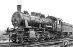 Die Kranichsteiner 55 4280 verlässt nach dem Umbau in eine "G 45.16" als 56 704 (Zweitbesetzung) das RAW Darmstadt Lokwerk. (23.02.1938) <i>Foto: RVM-Filmstelle Berlin (Maey)</i>
