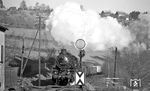 58 1027 (Bw Aue) passiert das Einfahrsvorsignal aus Richtung Antonsthal bei Erla. (02.1976) <i>Foto: Burkhard Wollny</i>