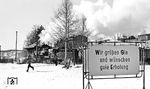 Das ist doch mal eine nette Begrüßung - auch wenn wohl nicht die Fans der G 12 gemeint waren. (02.1976) <i>Foto: Burkhard Wollny</i>