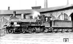 36 934 (ex sä. VIII V2 Nr. 552; Hartmann, Baujahr 1899) in ihrer letzten Heimat-Dienststelle Bw Leipzig Bayer Bf. Von den ursprünglich zwischen 1896 und 1902 118 gebauten Lokomotiven gelangten 1925 noch 111 Exemplare zur Reichsbahn. Bis 1931 wurden jedoch alle Lokomotiven ausgemustert und verschrottet. Eine der letzten Exemplare erwischte Werner Hubert wenige Wochen vor der Abstellung. (02.1931) <i>Foto: DLA Darmstadt (Hubert)</i>