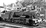 38 204 vor dem 4-gleisigen Rechtecklokschuppen im Bw Annaberg-Buchholz. Das Verwaltungsgebäude dahinter trägt noch die bis zur Umbenennung am 1. September 1949 gültige Anschrift "Bahnbetriebswerk Buchholz (Sachs)". Die Lok blieb ihrer Heimat-Dienststelle bis zur Abstellung im März 1965 treu.  (10.10.1962) <i>Foto: Gerhard Illner</i>