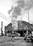 Ausfahrt der Görlitzer 03 2150 in Dresden Hbf. 1972 erhielt sie den Rekokessel von 22 040. (28.03.1974) <i>Foto: Joachim Claus</i>