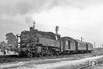 64 1212 mit einem Personenzug aus Kalbe (Milde) im Bahnhof Beetzendorf. (10.06.1974) <i>Foto: Joachim Claus</i>