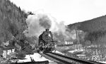 58 1207 mit einem Nahgüterzug aus Schwarzenberg/Erzgeb. kurz vor Johanngeorgenstadt bei Georgenthal. (02.1976) <i>Foto: Burkhard Wollny</i>