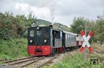 Die 1927 bei Henschel in Kassel gebaute Kastenlok "Plettenberg" war für die Plettenberger Kleinbahn AG im Sauerland hergestellt worden. Nach ihrer Abstellung wurde sie 1968 vom Deutschen Eisenbahn-Verein (DEV) übernommen und 1971 nach Bruchhausen-Vilsen überführt. 1991 wurde sie wieder in Dienst gestellt und kam fast 50 Jahre nach Einstellung der Plettenberger Kleinbahn für ein paar Wochen zurück ins Sauerland. (03.10.2017) <i>Foto: Joachim Schmidt</i>