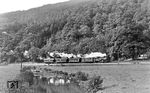 74 632 vom Bw Altenhundem vor P 1365 bei Saalhausen an der Lenne. Der P 1365 führte nur die 2. und 3. Wagenklasse, verließ Altenhundem um 13.10 Uhr und erreichte seinen Zielbahnhof Wennemen um 14.49 Uhr.  (13.10.1936) <i>Foto: DLA Darmstadt (Bellingrodt)</i>