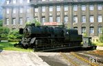 50 3618 (ex 50 2937) in Thale, dem Endpunkt der Strecke aus Halberstadt. Der direkt am Harzrand gelegene Kopfbahnhof erhielt 1907 zur Unterscheidung zum Bahnhof Thale Bodetal den Zusatz Hauptbahnhof. Die 23m-Drehscheibe aus dem Jahr 1922 wurde 2003 abgerissen, obwohl sie unter Denkmalschutz stand. (06.07.1985) <i>Foto: Wolfgang Bügel</i>