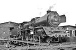 03 2105 (Bw Güsten) auf der Drehscheibe des Bw Halberstadt. (12.09.1977) <i>Foto: Gerhard Moll</i>
