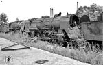 18 009 (vorne) und 18 008 warten im Güterbahnhof Dresden-Altstadt auf den Schneidbrenner. (18.07.1968) <i>Foto: Gerhard Moll</i>