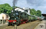In Themar wurde kopfgemacht. Während 62 015 Schlusslok wurde, übernahm 94 1292 die Fuhre als Zuglok nach Schleusingen. (07.09.1985) <i>Foto: Wolfgang Bügel</i>