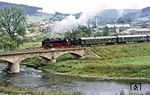 62 015 mit Sonderzug P 24536 auf der Werrabrücke bei Wasungen. (07.09.1985) <i>Foto: Wolfgang Bügel</i>