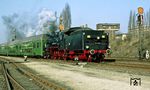 Die Rückfahrten zum Bahnhof Zoo bestritt 38 1182 rückwärts, hier bei der Durchfahrt in Berlin-Spandau. (19.03.1986) <i>Foto: Slg. Wolfgang Bügel</i>