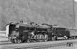 Schon früh erkannte die Reichsbahn die technikgeschichtliche Bedeutung von historischen Triebfahrzeugen und versuchte markante Loks zu erhalten. Hierfür war auch die am 15. Februar 1965 beim Bw Halle (Saale) P abgestellte 19 017 vorgesehen. Am 3. Januar 1968 wurde die Lok in den Lokbf Meuselwitz (Thür) überführt und anschließend vom 5. Januar bis 10. August 1973 im Raw Meiningen museumsgerecht aufgearbeitet. Auf dem Weg ins Dresdner Verkehrsmuseum wurde sie hier im Bahnhof Tharandt angetroffen. (16.03.1974) <i>Foto: Gerhard Moll</i>
